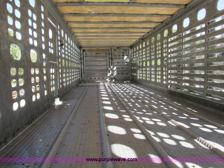image for item K2198 2001 Wilson PSDCL-302 livestock trailer