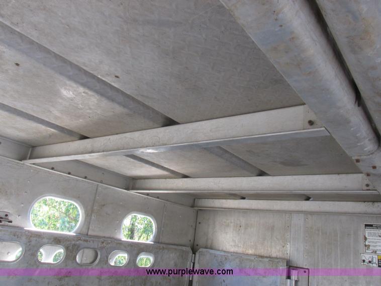 image for item K2198 2001 Wilson PSDCL-302 livestock trailer