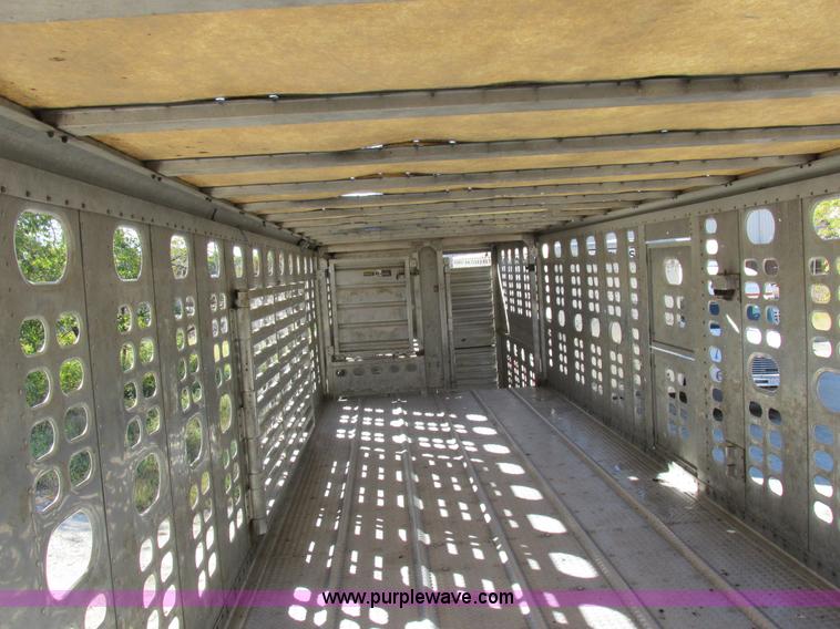 image for item K2198 2001 Wilson PSDCL-302 livestock trailer