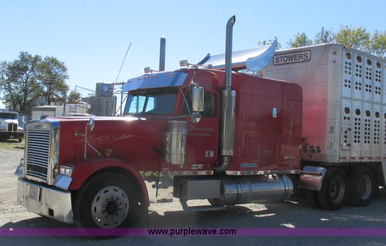 image for item K2199 2003 Freightliner FLD 132XL Classic semi truck