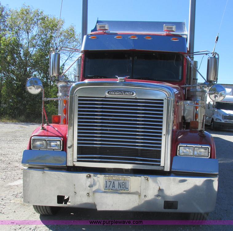 image for item K2199 2003 Freightliner FLD 132XL Classic semi truck
