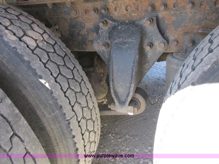 image for item K2199 2003 Freightliner FLD 132XL Classic semi truck