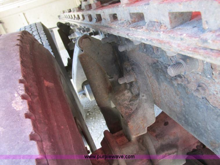 image for item K2199 2003 Freightliner FLD 132XL Classic semi truck