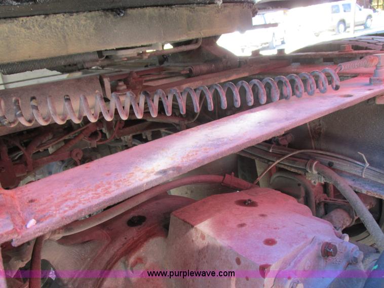 image for item K2199 2003 Freightliner FLD 132XL Classic semi truck