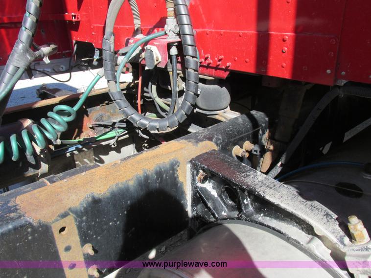 image for item K2199 2003 Freightliner FLD 132XL Classic semi truck