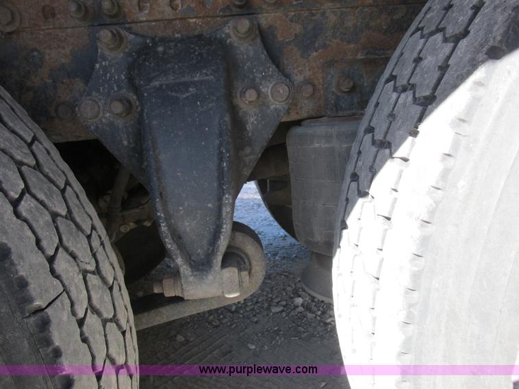 image for item K2199 2003 Freightliner FLD 132XL Classic semi truck