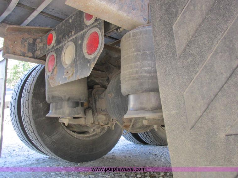 image for item K2199 2003 Freightliner FLD 132XL Classic semi truck