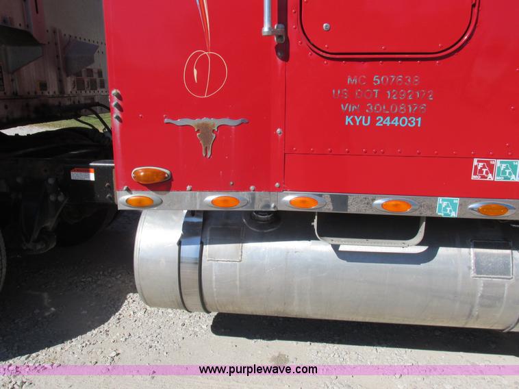 image for item K2199 2003 Freightliner FLD 132XL Classic semi truck