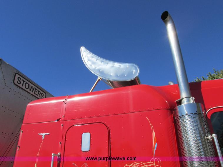 image for item K2199 2003 Freightliner FLD 132XL Classic semi truck