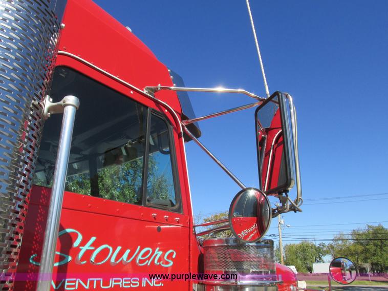 image for item K2199 2003 Freightliner FLD 132XL Classic semi truck