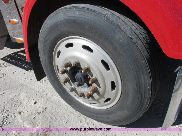 image for item K2199 2003 Freightliner FLD 132XL Classic semi truck