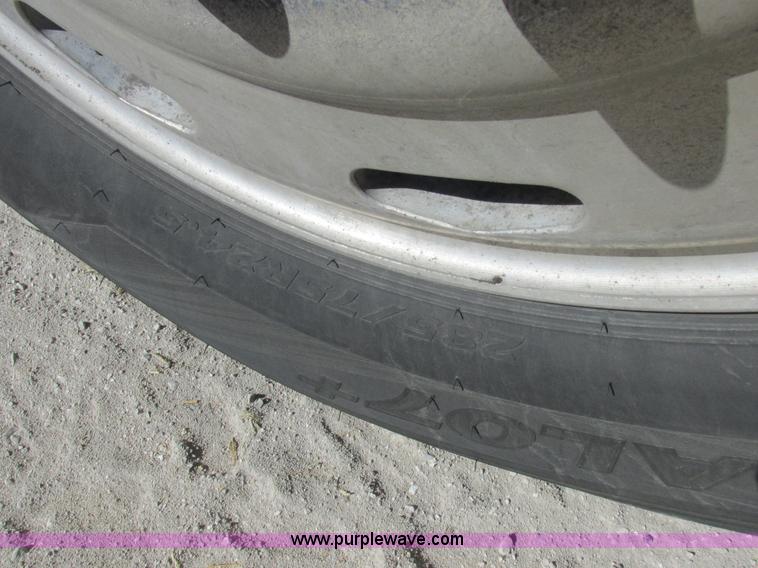 image for item K2199 2003 Freightliner FLD 132XL Classic semi truck