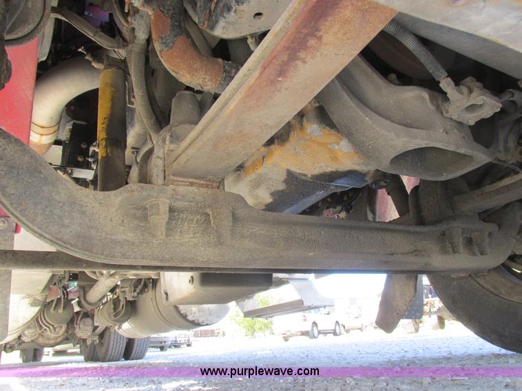 image for item K2199 2003 Freightliner FLD 132XL Classic semi truck