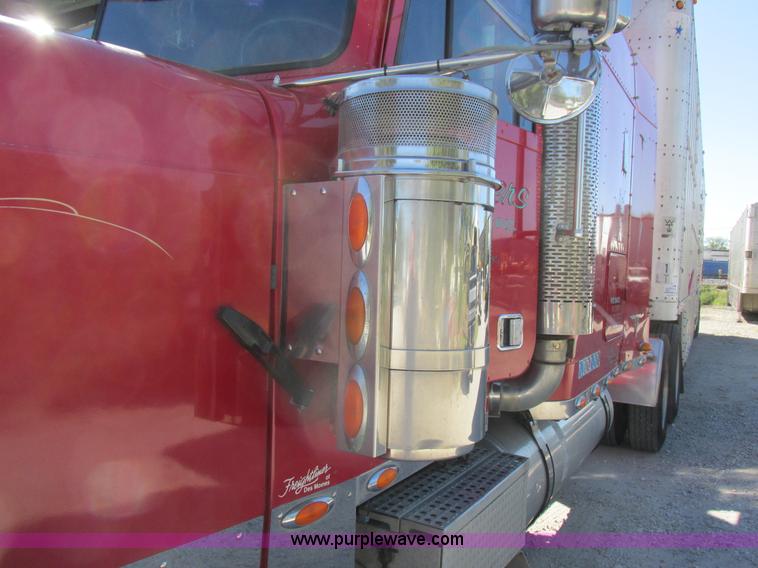 image for item K2199 2003 Freightliner FLD 132XL Classic semi truck