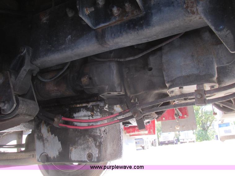 image for item K2199 2003 Freightliner FLD 132XL Classic semi truck