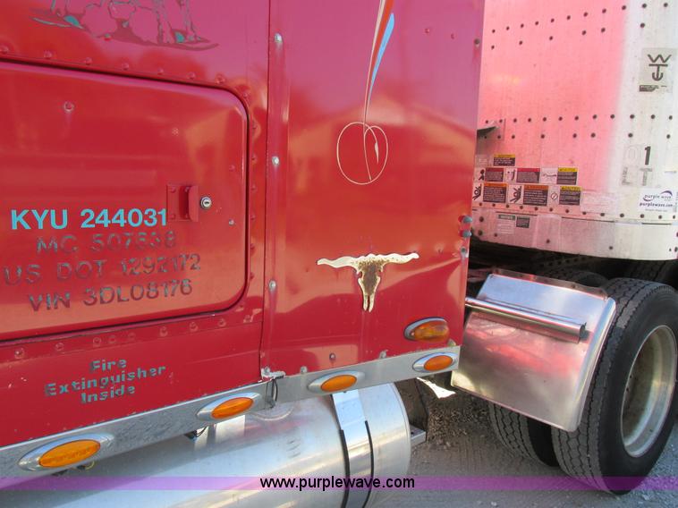 image for item K2199 2003 Freightliner FLD 132XL Classic semi truck