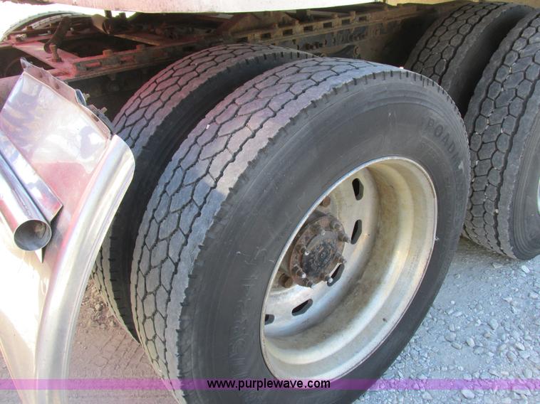 image for item K2199 2003 Freightliner FLD 132XL Classic semi truck