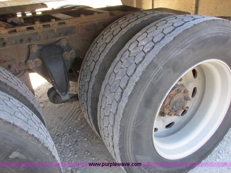 image for item K2199 2003 Freightliner FLD 132XL Classic semi truck