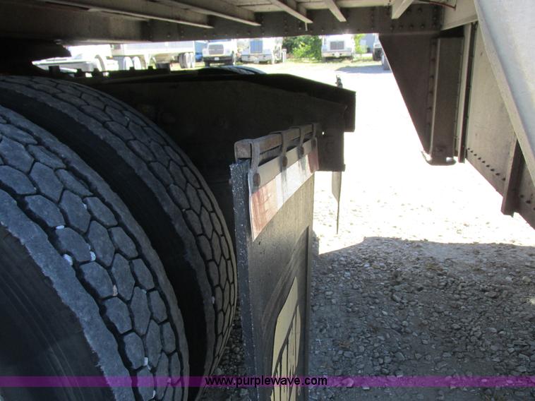 image for item K2199 2003 Freightliner FLD 132XL Classic semi truck