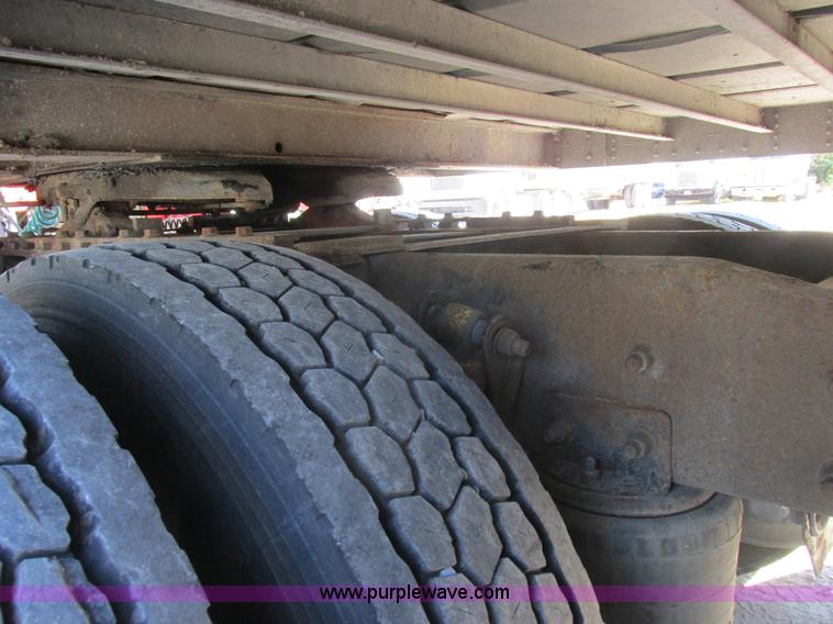 image for item K2199 2003 Freightliner FLD 132XL Classic semi truck