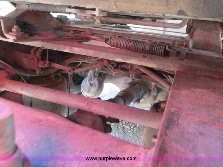 image for item K2199 2003 Freightliner FLD 132XL Classic semi truck