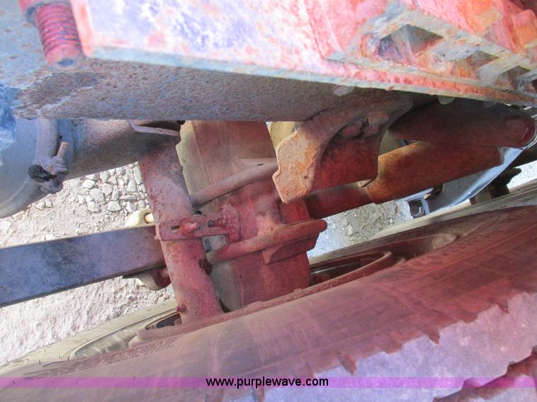 image for item K2199 2003 Freightliner FLD 132XL Classic semi truck