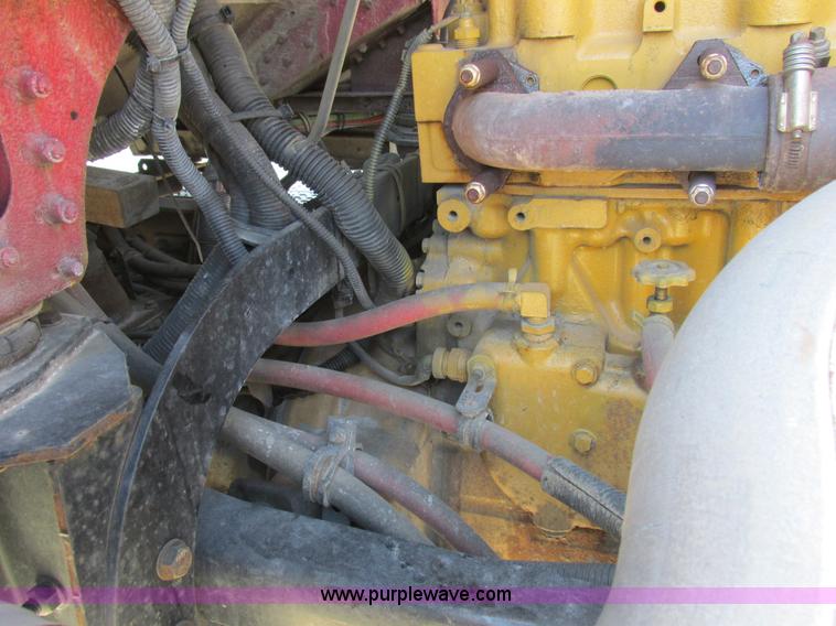 image for item K2199 2003 Freightliner FLD 132XL Classic semi truck