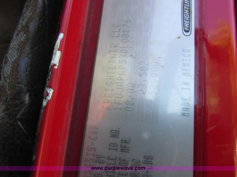 image for item K2199 2003 Freightliner FLD 132XL Classic semi truck
