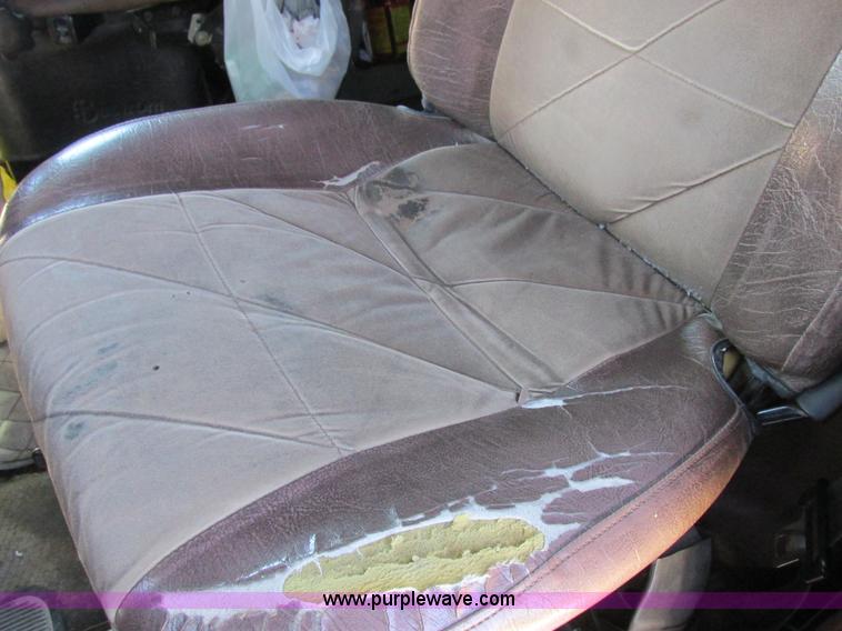 image for item K2199 2003 Freightliner FLD 132XL Classic semi truck