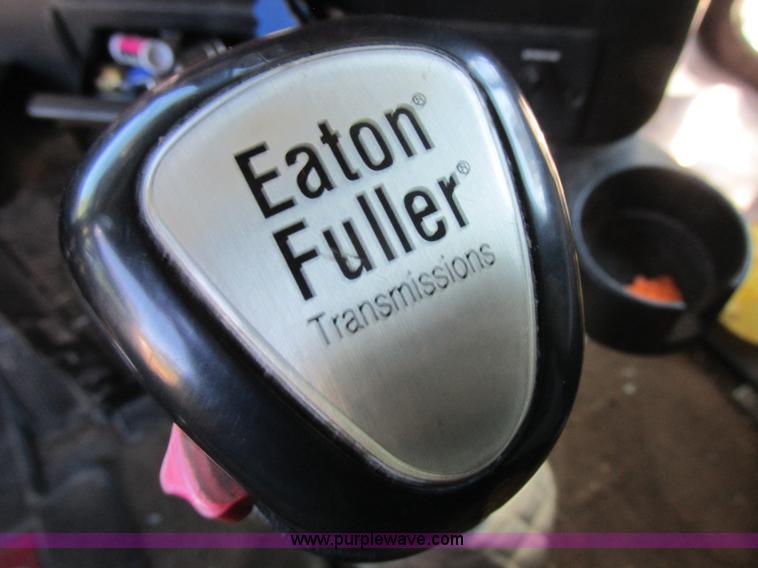 image for item K2199 2003 Freightliner FLD 132XL Classic semi truck