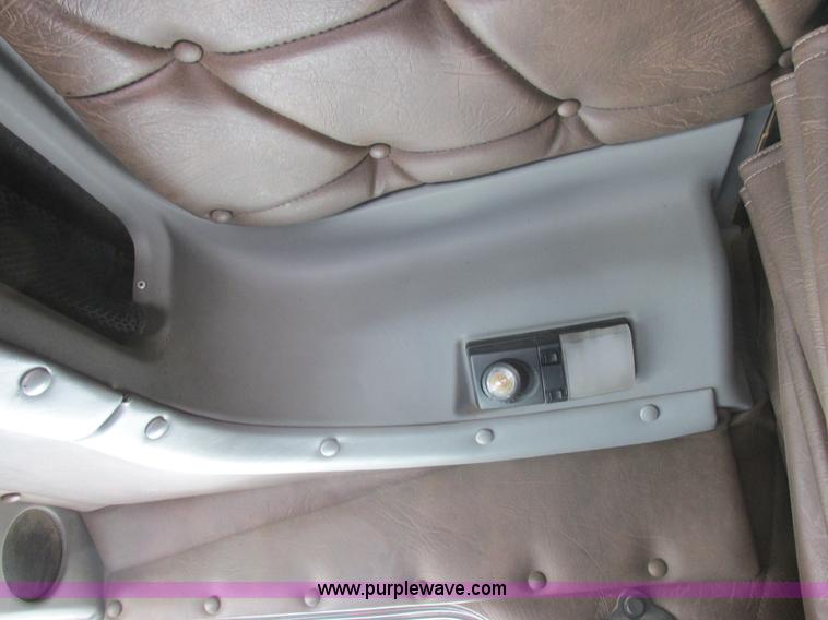 image for item K2199 2003 Freightliner FLD 132XL Classic semi truck