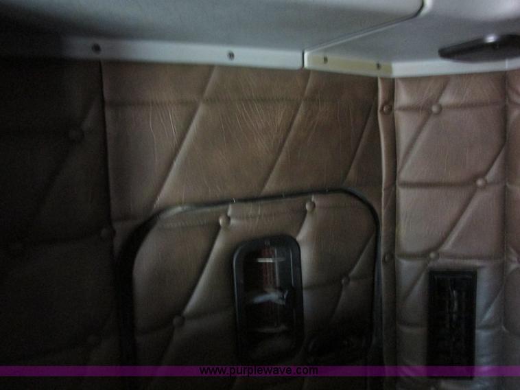 image for item K2199 2003 Freightliner FLD 132XL Classic semi truck