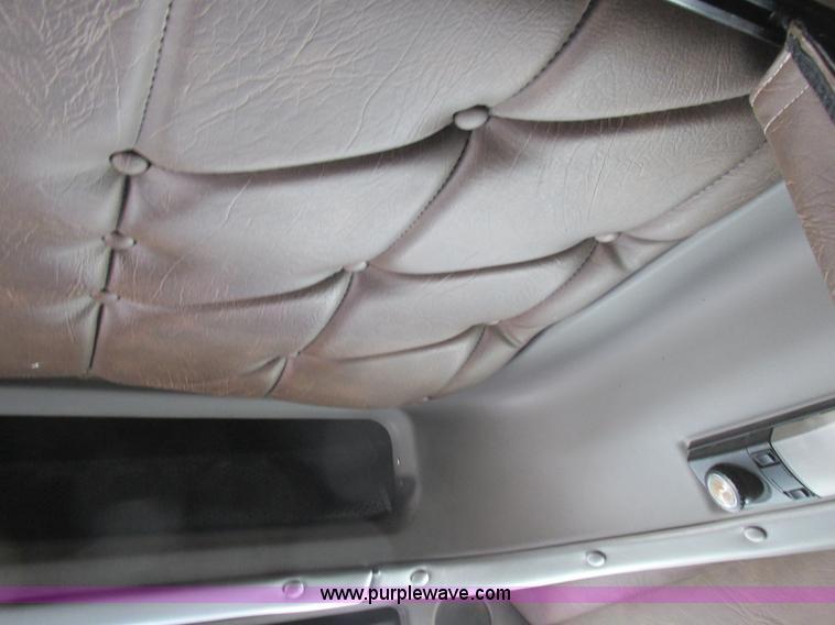 image for item K2199 2003 Freightliner FLD 132XL Classic semi truck