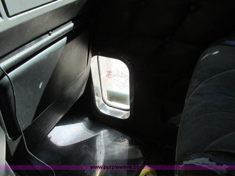 image for item K2199 2003 Freightliner FLD 132XL Classic semi truck