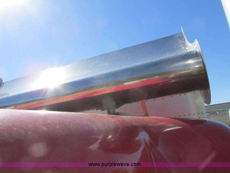 image for item K2199 2003 Freightliner FLD 132XL Classic semi truck