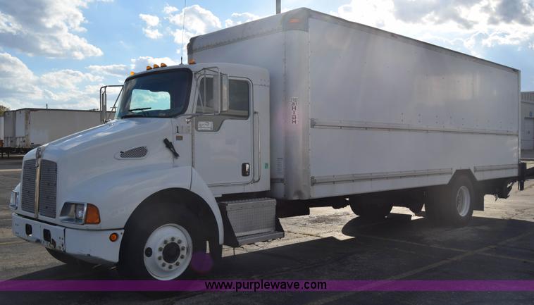 image for item K4765 2008 Kenworth T300 box truck