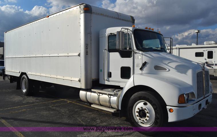 image for item K4765 2008 Kenworth T300 box truck