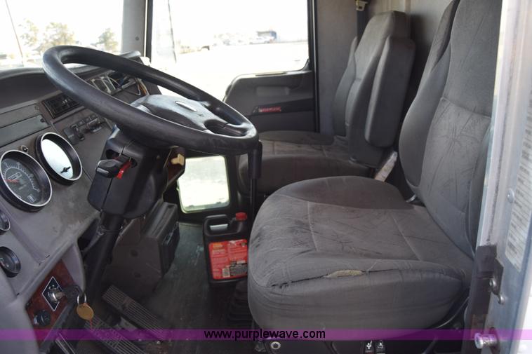 image for item K4765 2008 Kenworth T300 box truck