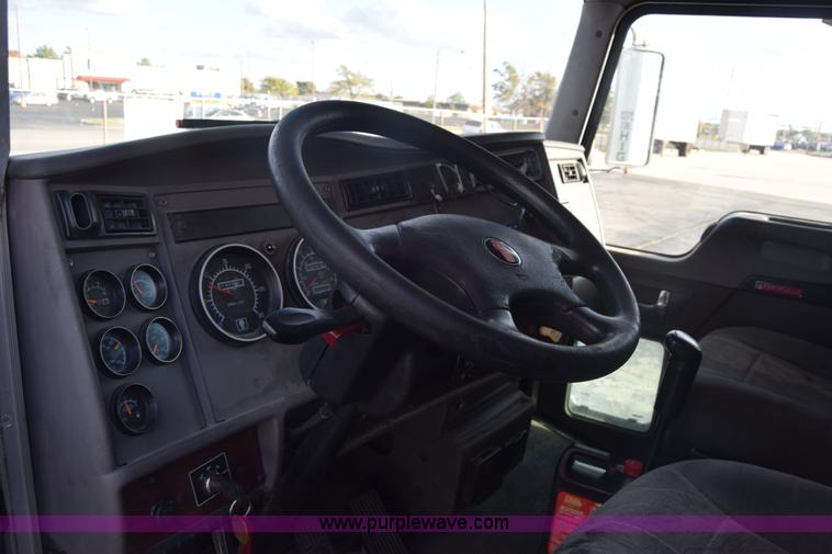 image for item K4765 2008 Kenworth T300 box truck