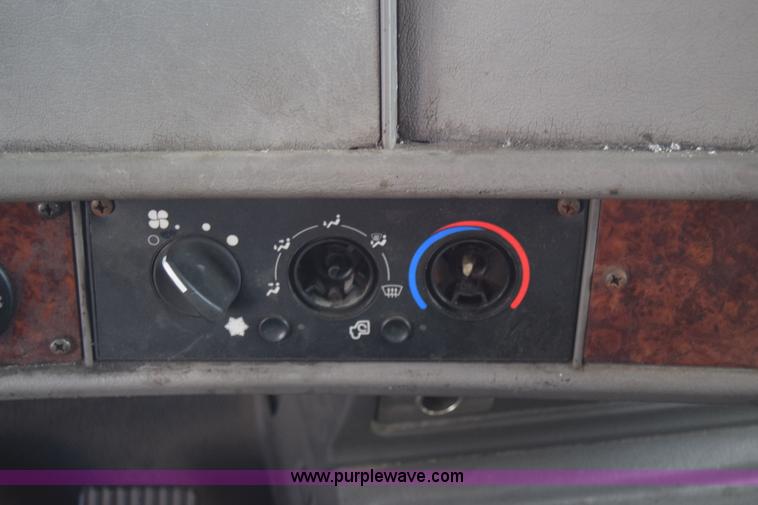 image for item K4765 2008 Kenworth T300 box truck