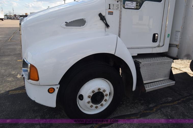 image for item K4765 2008 Kenworth T300 box truck