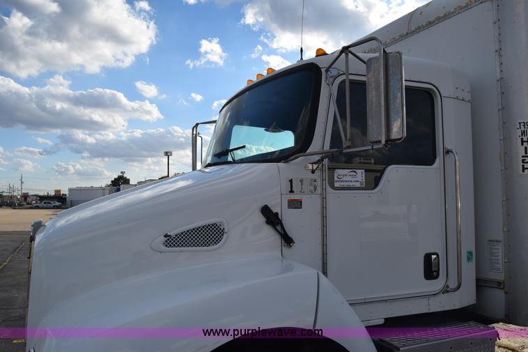 image for item K4765 2008 Kenworth T300 box truck