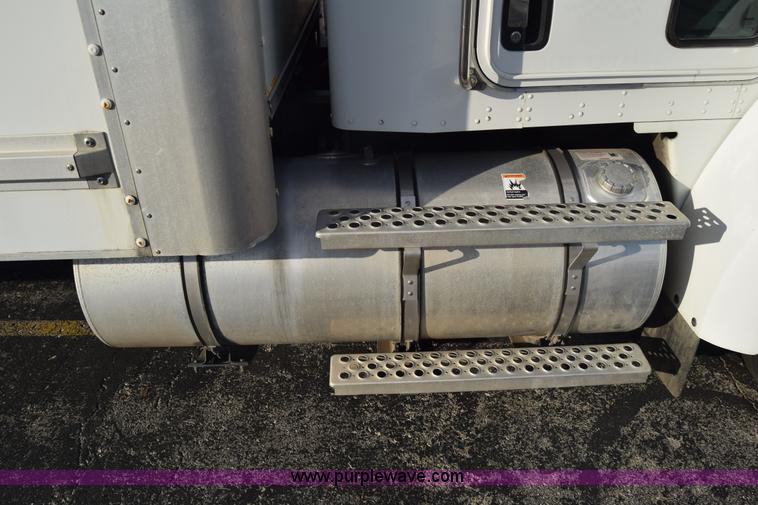 image for item K4765 2008 Kenworth T300 box truck