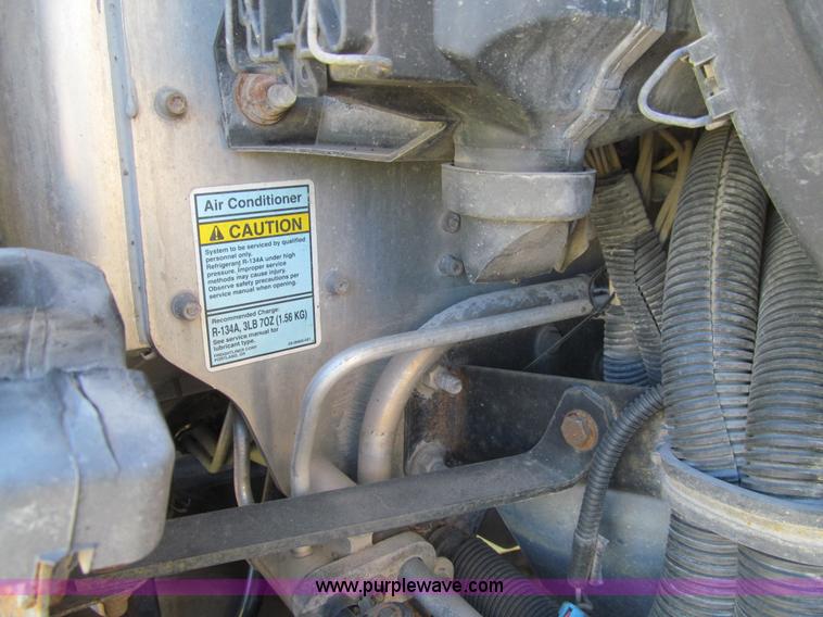 image for item K6394 2004 Freightliner Columbia semi truck