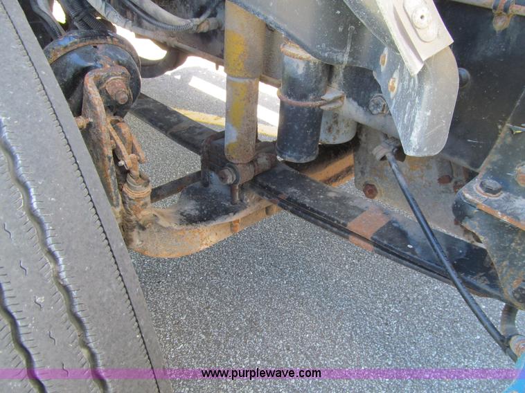 image for item K6394 2004 Freightliner Columbia semi truck