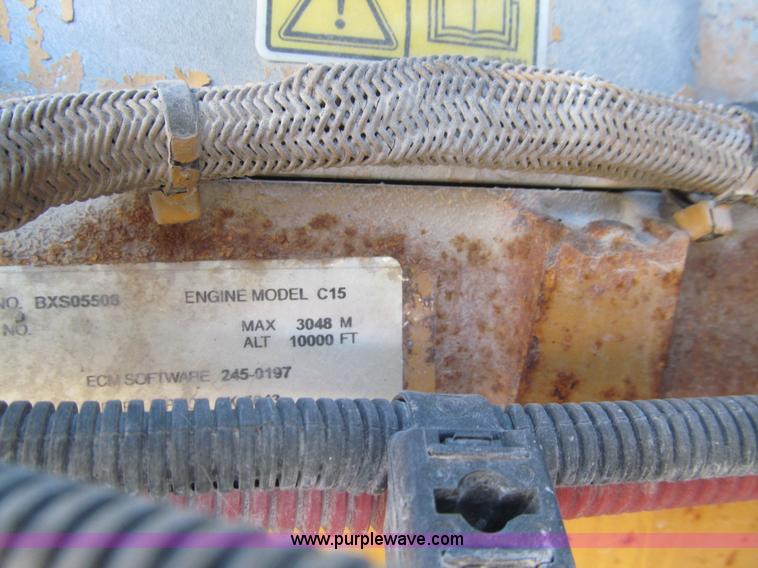 image for item K6394 2004 Freightliner Columbia semi truck