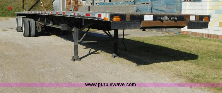 image for item K8235 2000 Transcraft flatbed trailer