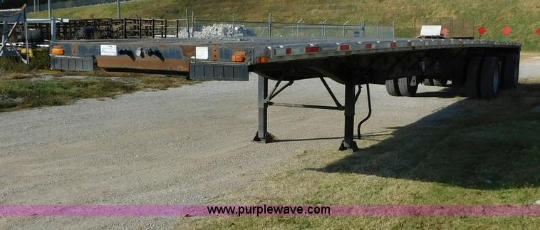 image for item K8235 2000 Transcraft flatbed trailer