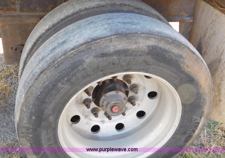 image for item K8235 2000 Transcraft flatbed trailer