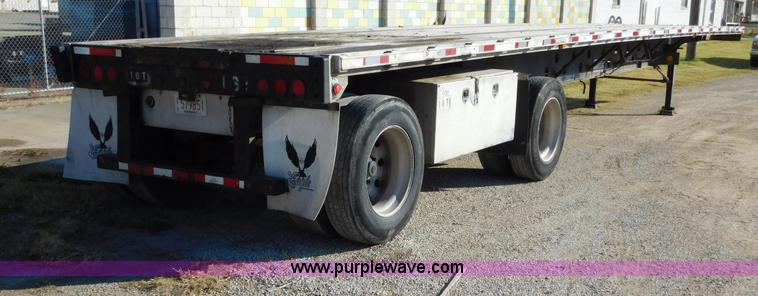 image for item K8235 2000 Transcraft flatbed trailer